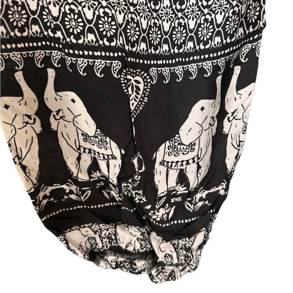 🌻 4/$25. Elephant Trunk Up Athleisure Harem Pants - Picture 4 of 5
